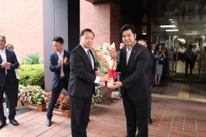 町長初登庁