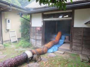 八槻家住宅燻蒸(1)