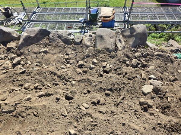 棚倉城跡石垣解体工事、裏込め石