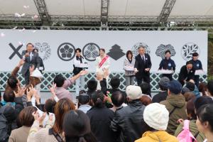 フェスタ餅まき